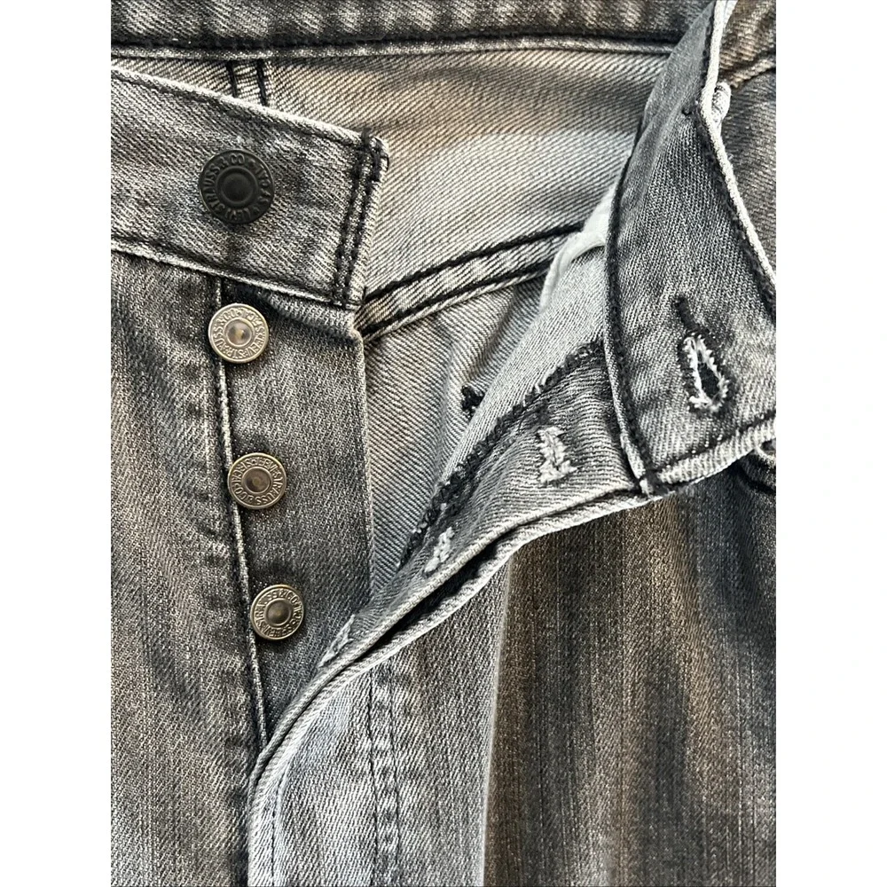 Levis 501 straight leg jeans Men 34X32 (35x31 ) Button Fly Gray Denim